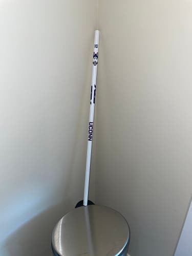 Pre-Owned UCONN HUSKIES Team Issued STX Exult 600 Womens Lacrosse Shaft