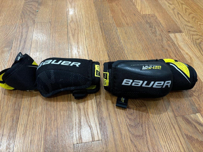 CCM Tacks 9550 elbow pads