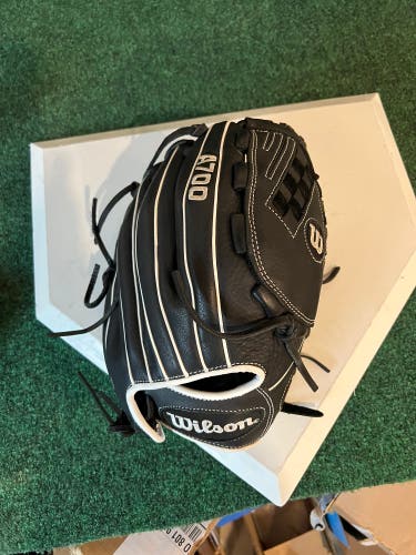 Used  Outfield 12.5" A700 Baseball Glove