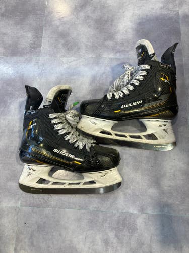 Used Intermediate Bauer Supreme M5 Pro Hockey Skates Size 5 Fit 3