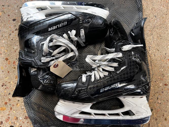 Used Intermediate Bauer Supreme Mach Hockey Skates 6 Fit 1