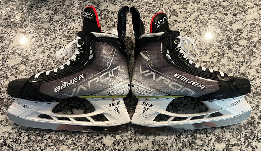 Bauer Vapor Hyperlite Hockey Skates