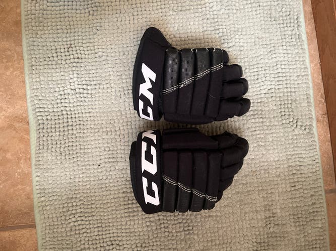 Used Gloves 10" CCM Tacks 4R