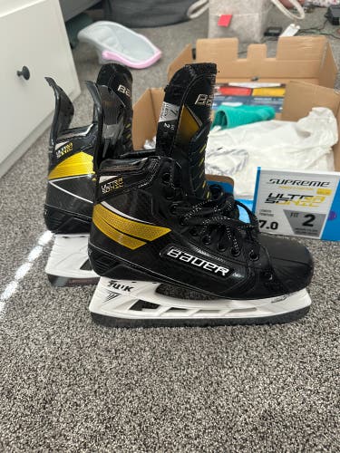 Senior Bauer 7 Supreme UltraSonic Hockey Skates (used)