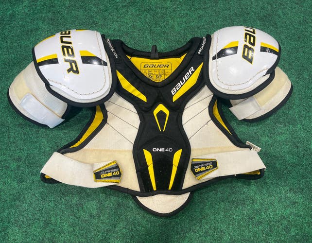 Used Small Senior Bauer Supreme One 40 Shoulder Pads