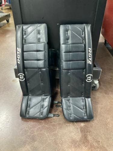 Black Used 26" Junior Warrior Ritual GT2 Goalie Leg Pads