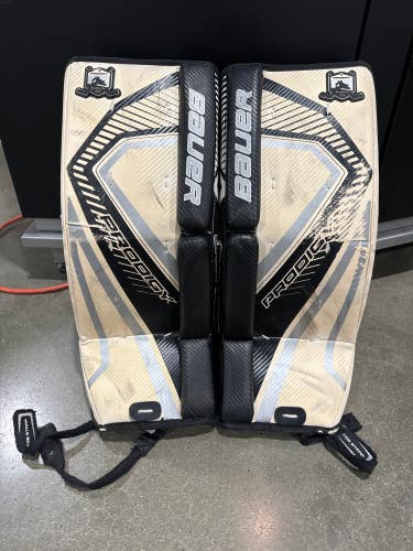 White Used Medium Youth Bauer Prodigy 3.0 Goalie Leg Pads