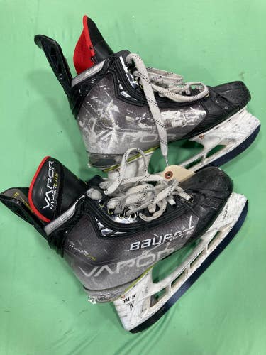 Used Senior Bauer Vapor Hyperlite Hockey Skates Regular Width Size 6