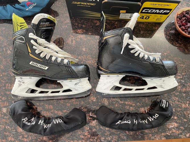 Used Intermediate Bauer Regular Width Size 4 Supreme Comp Hockey Skates