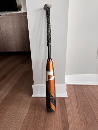 Used 2022 DeMarini USSSA Certified Composite 18 oz 28" Zoa Bat