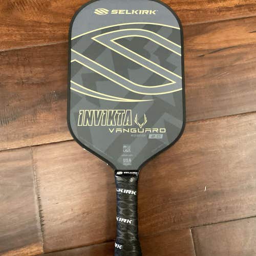 Selkirk Vanguard 2.0 Invikta Pickleball Paddle 8.2 oz