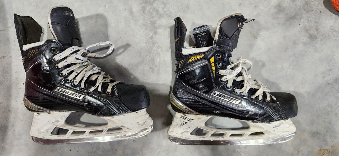 Used Senior Bauer Supreme MX3 Hockey Skates Wide Width 8