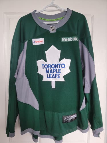 Green NHL Toronto Maple Leafs Practice Jersey (size 58)