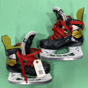 Used Junior Bauer Supreme 3S Hockey Skates Regular Width Size 1.5