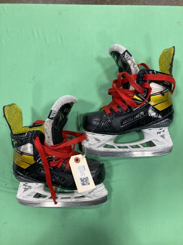 Used Junior Bauer Supreme 3S Hockey Skates Regular Width Size 1.5