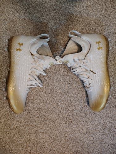 Like New Size 11 Men's Under Armour Spotlight Lux MC Molded Cleats Gold/White