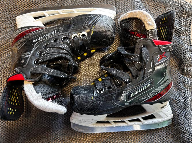 Used Youth Bauer Vapor 2X Hockey Skates Regular Width 11