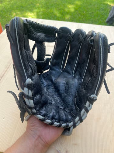 Black Used Kid Pitch (9YO-13YO) Wilson A500 Right Hand Throw Infield Baseball Glove 11.5"