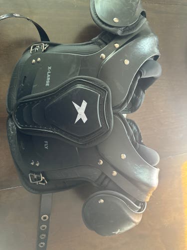 Xenith fly youth shoulder pads