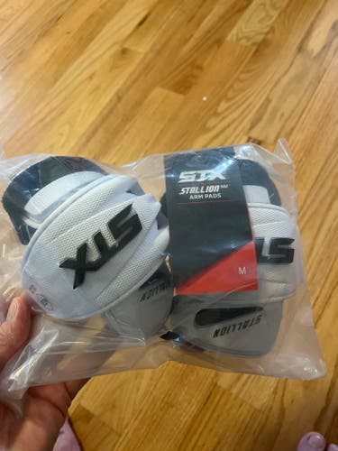 New Medium Youth STX Stallion 900 Arm Pads