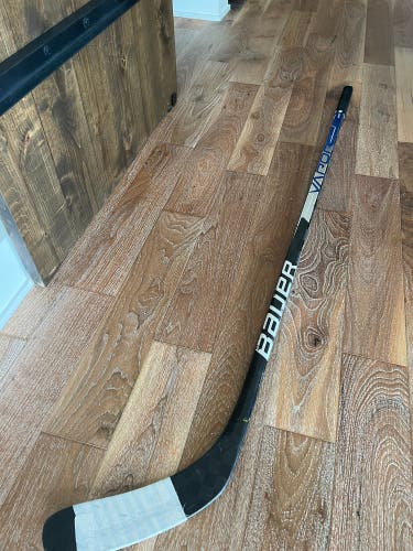 Bauer Hyperlite Stick 65 flex Blue