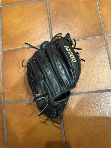 Black Used Wilson A2000 Right Hand Throw Infield Baseball Glove 11.25"