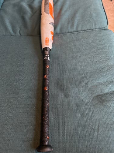 Used DeMarini CF -8 Composite 22OZ 30"