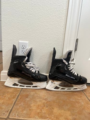 Used Senior Bauer  Pro Stock 9.5 Supreme Mach Hockey Skates