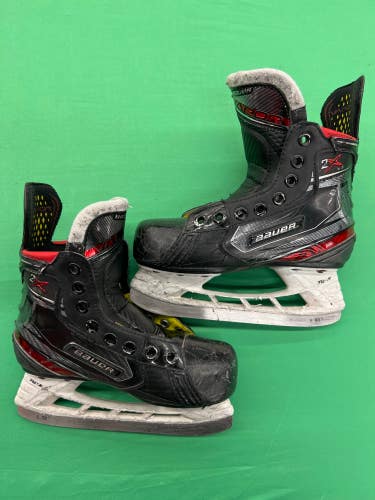 Used Youth Bauer Vapor 2X Hockey Skates | Size 12.5