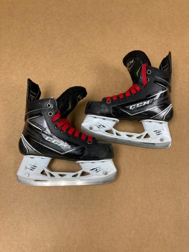 Used Junior CCM RibCor Silver Hockey Skates Size 3