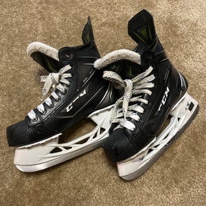 CCM Ribcor 76K Ice Hockey Skates - Junior Size:3.5 Width:D skates