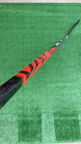 Used Pro Stock Bauer Vapor Flylite Left Hand P88 70 Flex Hockey Stick (NEW HAMPSHIRE)