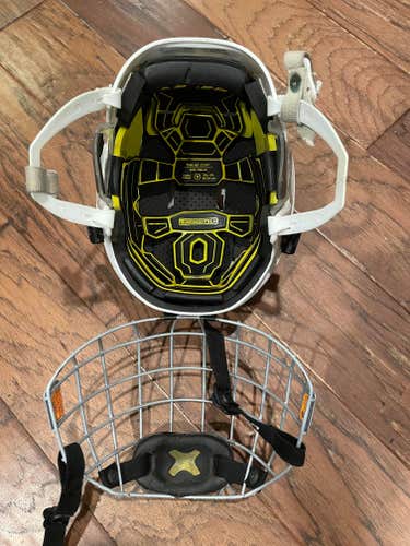 Used Youth Bauer Re-Akt 100 Helmet & Cage Combo