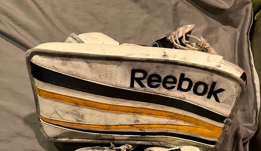 Reebok goalie Blocker. Intermediate