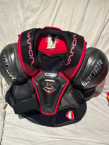 Junior Medium Bauer Vapor 1X Lite Shoulder Pads