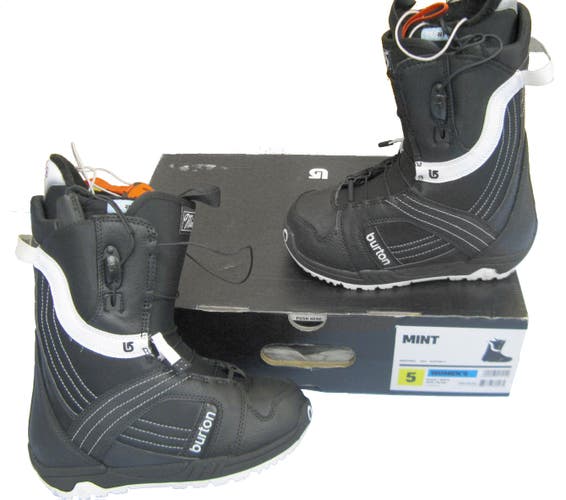 NEW! Burton Mint Womens Snowboard Boots!  White  Size 5 Euro 35