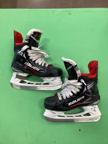 Used Intermediate Bauer Vapor X4 Hockey Skates Regular Width Size 4