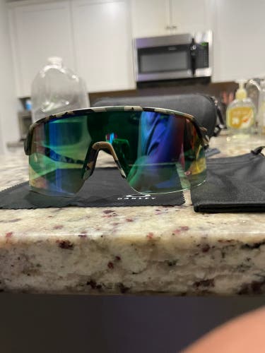 New Unisex Oakley Sutro Sunglasses Camo