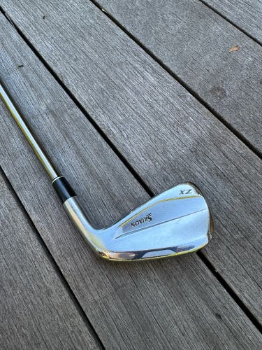 Used Men's 2 iron Right Handed Stiff Flex Graphite/Steel Shaft ZX