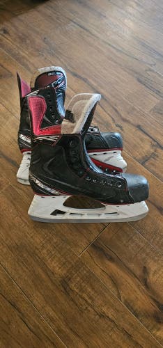 Used Intermediate Bauer Vapor X2.7 Hockey Skates Regular Width 6.5