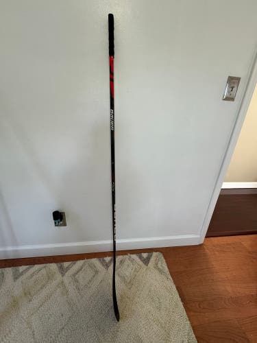 Intermediate Bauer Right Handed P92 Vapor FlyLite Hockey Stick