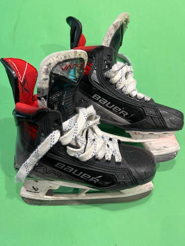 Used Junior Bauer Vapor X5 Pro Hockey Skates Regular Width Size 3.5