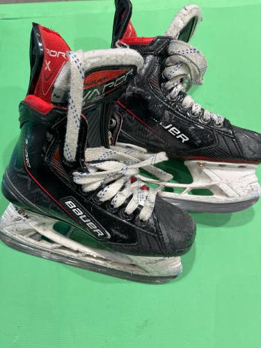 Used Junior Bauer Vapor 3X Pro Hockey Skates Regular Width Size 2