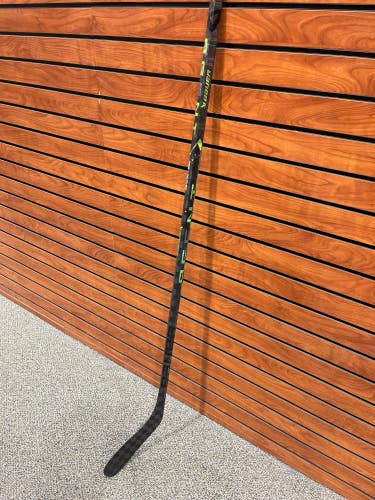 Used Junior Bauer Ag5nt Hockey Stick Right Handed P88