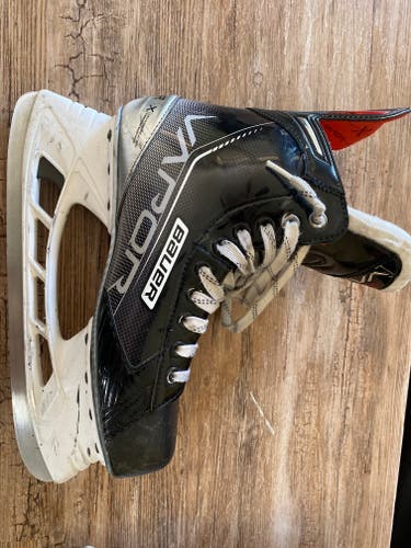 Used Senior Bauer Vapor X3.7 Hockey Skates 8.5