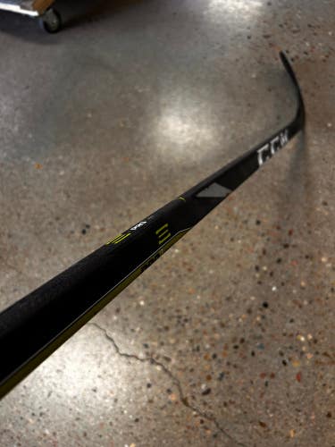 Used Intermediate CCM RibCor Pro 3 PMT Hockey Stick Right Handed P88