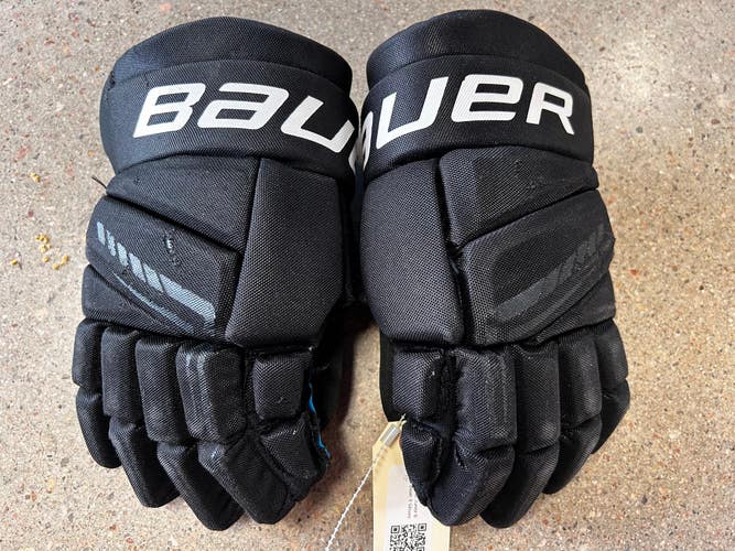 Black Used Junior Bauer Bauer X Gloves 12"