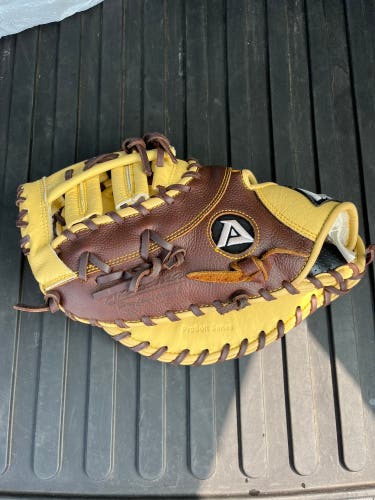 Akadema 12.5” AJJ254-LT First Base Mitt