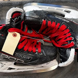 Used Intermediate Bauer Vapor 3X Hockey Skates Size 5 Fit 1