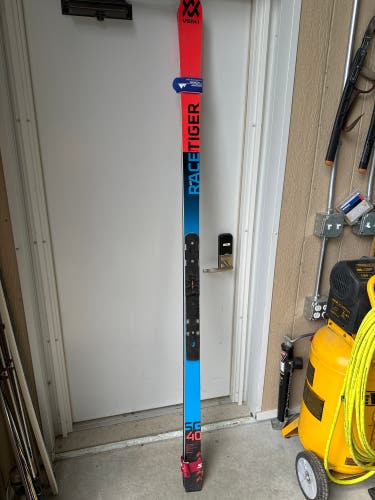 VOLKL Racetiger SG skis 208 40